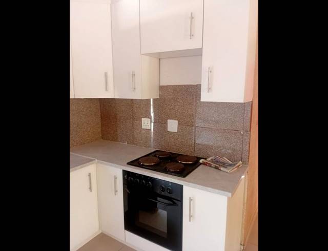 2 BEDROOM HOUSE FOR SALE IN PROTEA GLEN